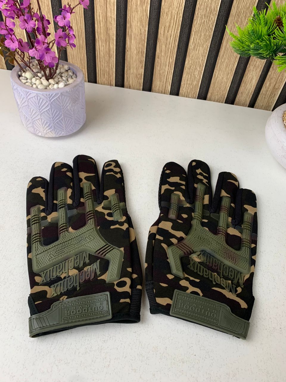Anti-slip motorcycle gloves with cushioning