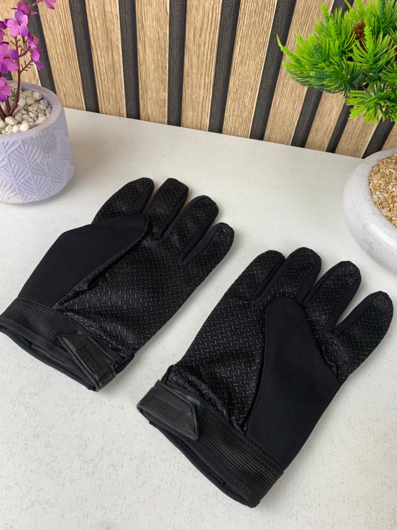 Anti-slip motorcycle gloves with cushioning