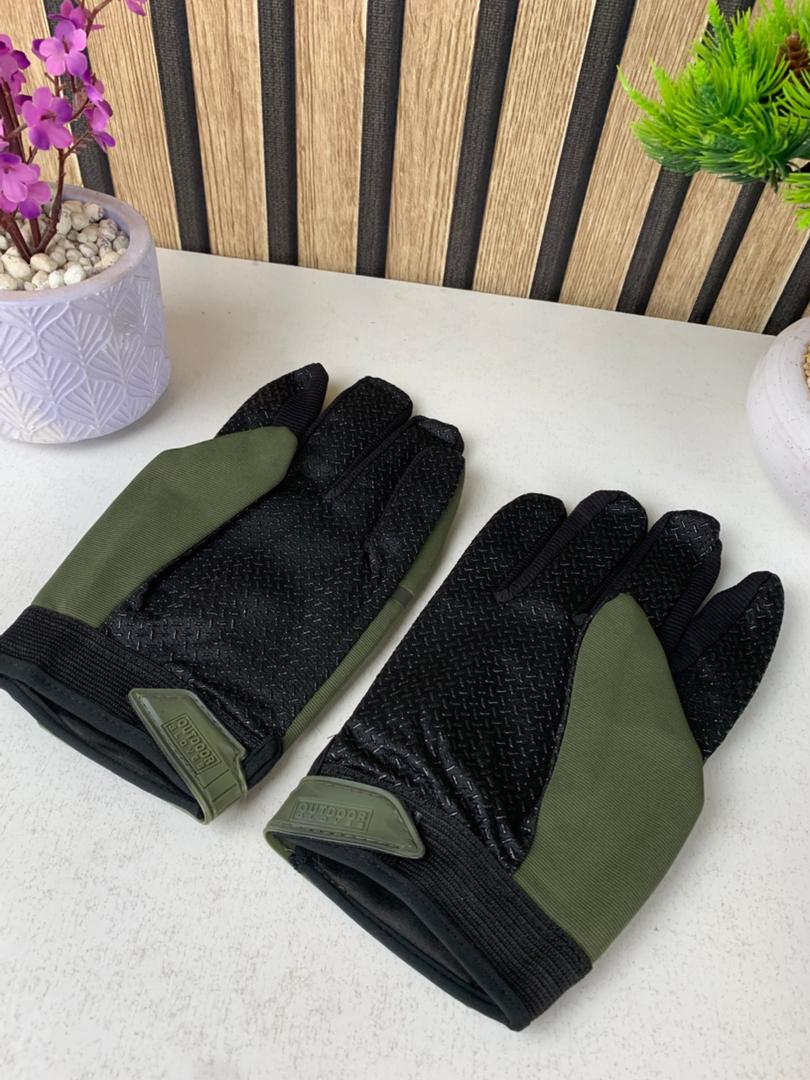 Anti-slip motorcycle gloves with cushioning