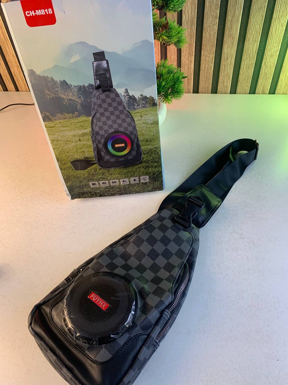 Shoulder bag with rechargeable RGB Bluetooth speaker CH-M818