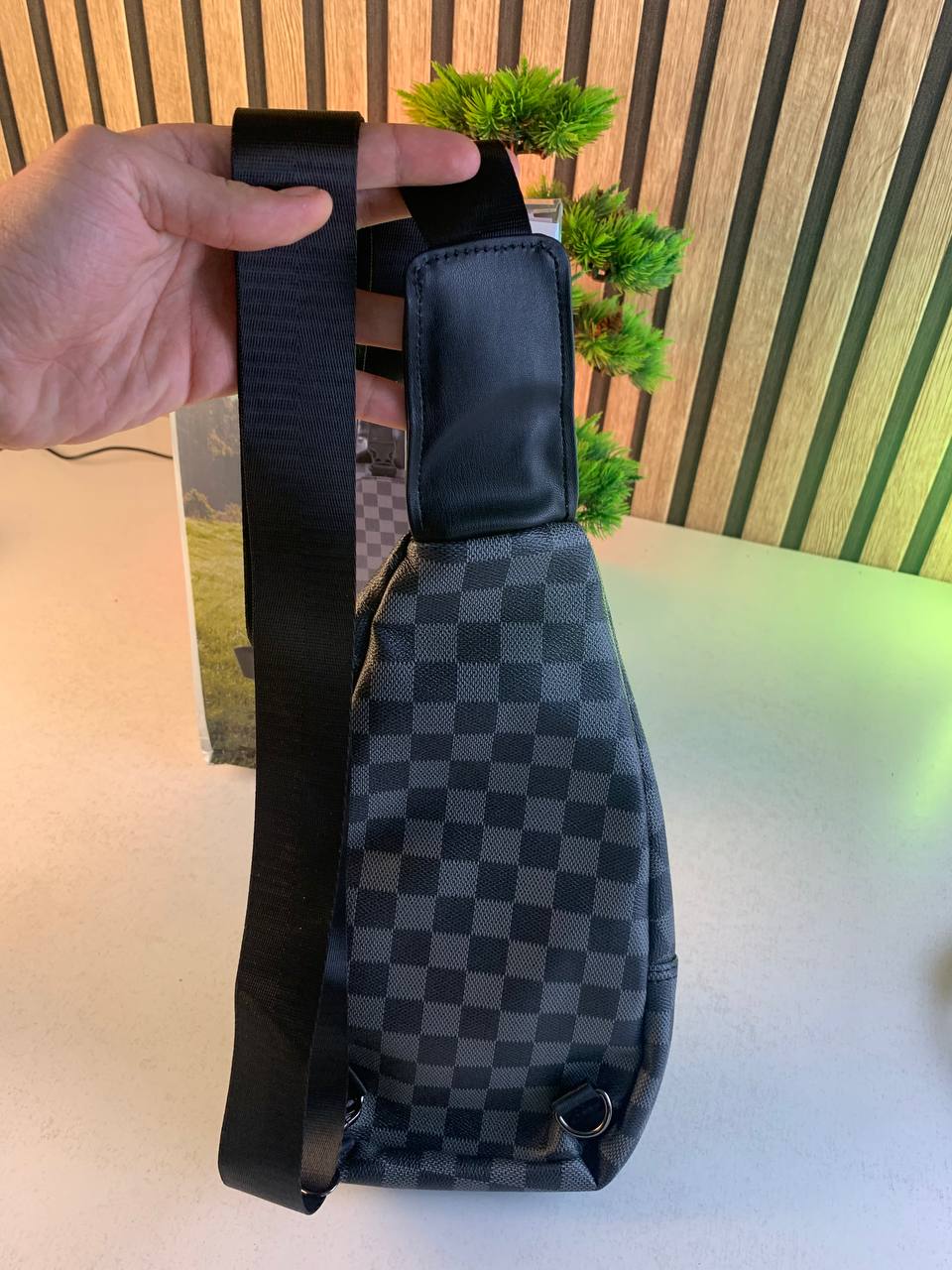 Shoulder bag with rechargeable RGB Bluetooth speaker CH-M818