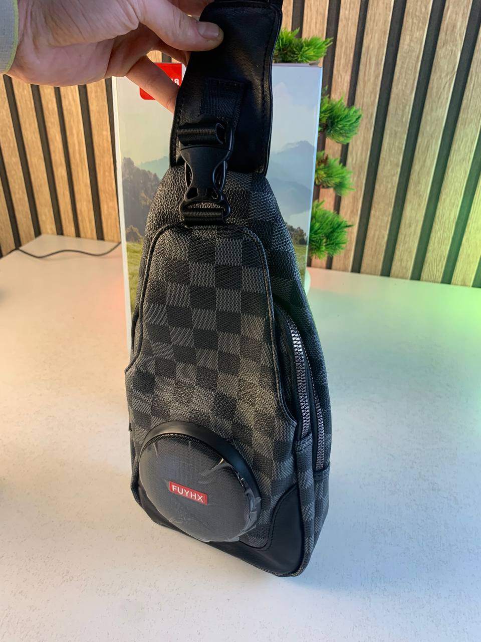 Shoulder bag with rechargeable RGB Bluetooth speaker CH-M818