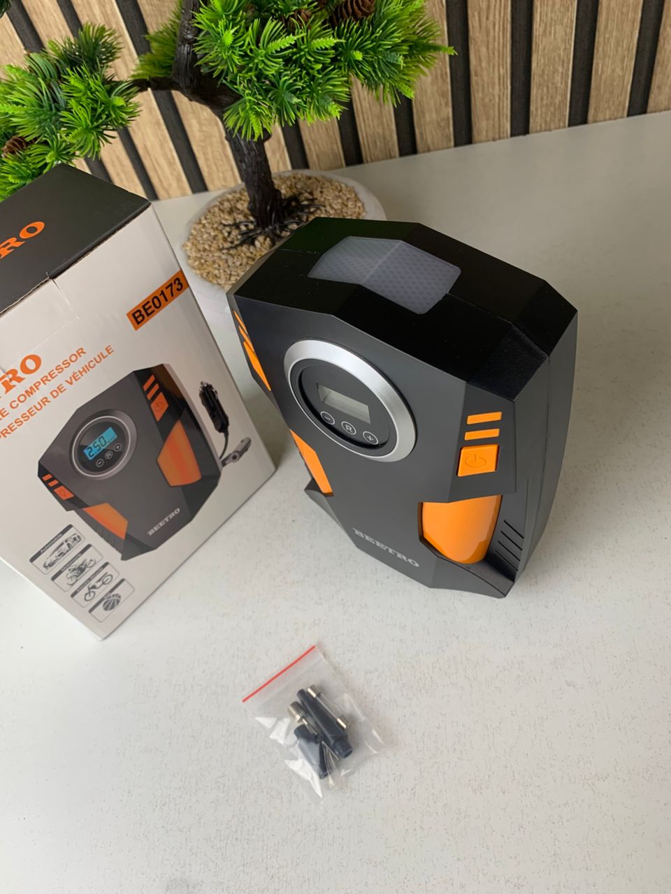 ضاغط هواء رقمي للسيارات والدراجات النارية 150PSI موديل BE0173