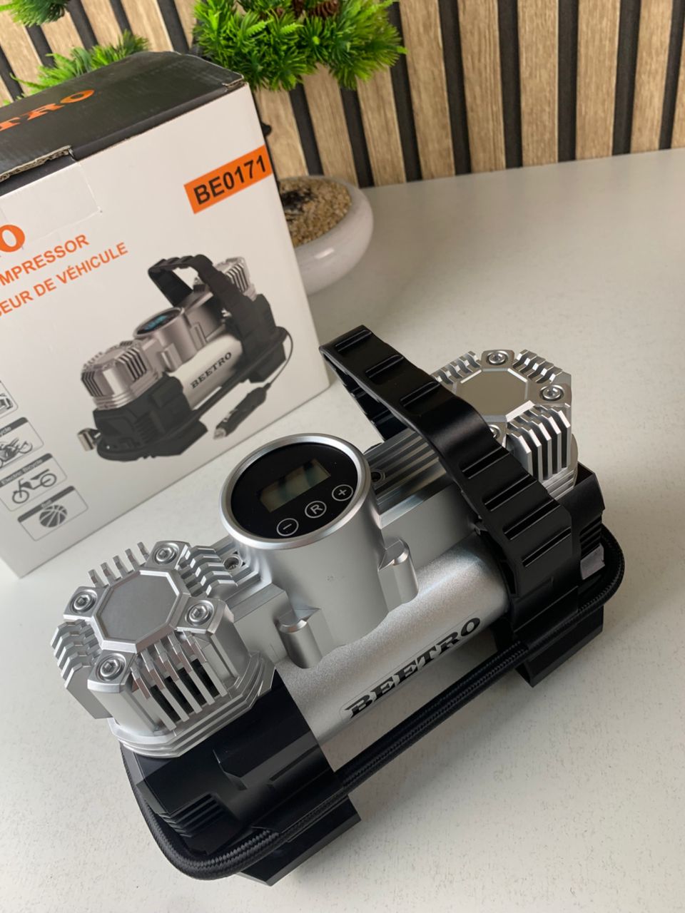 ضاغط هواء للسيارة بمكبس مزدوج وشاشة LCD بقدرة 180 واط 150psi طراز BE0171
