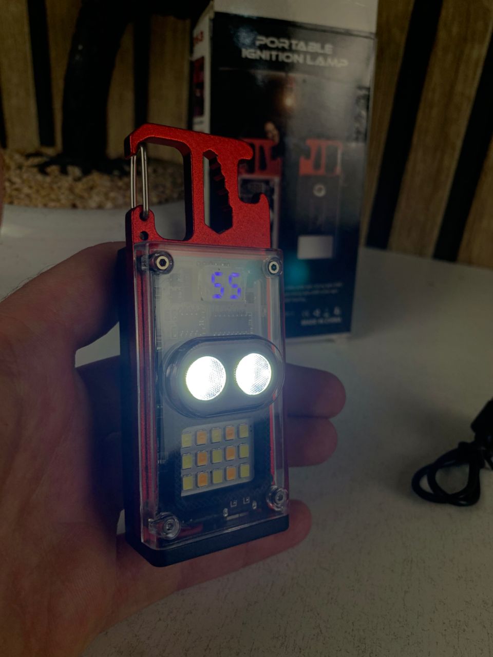 COB Multifunction Flashlight 1000 Lumens, 6 Modes