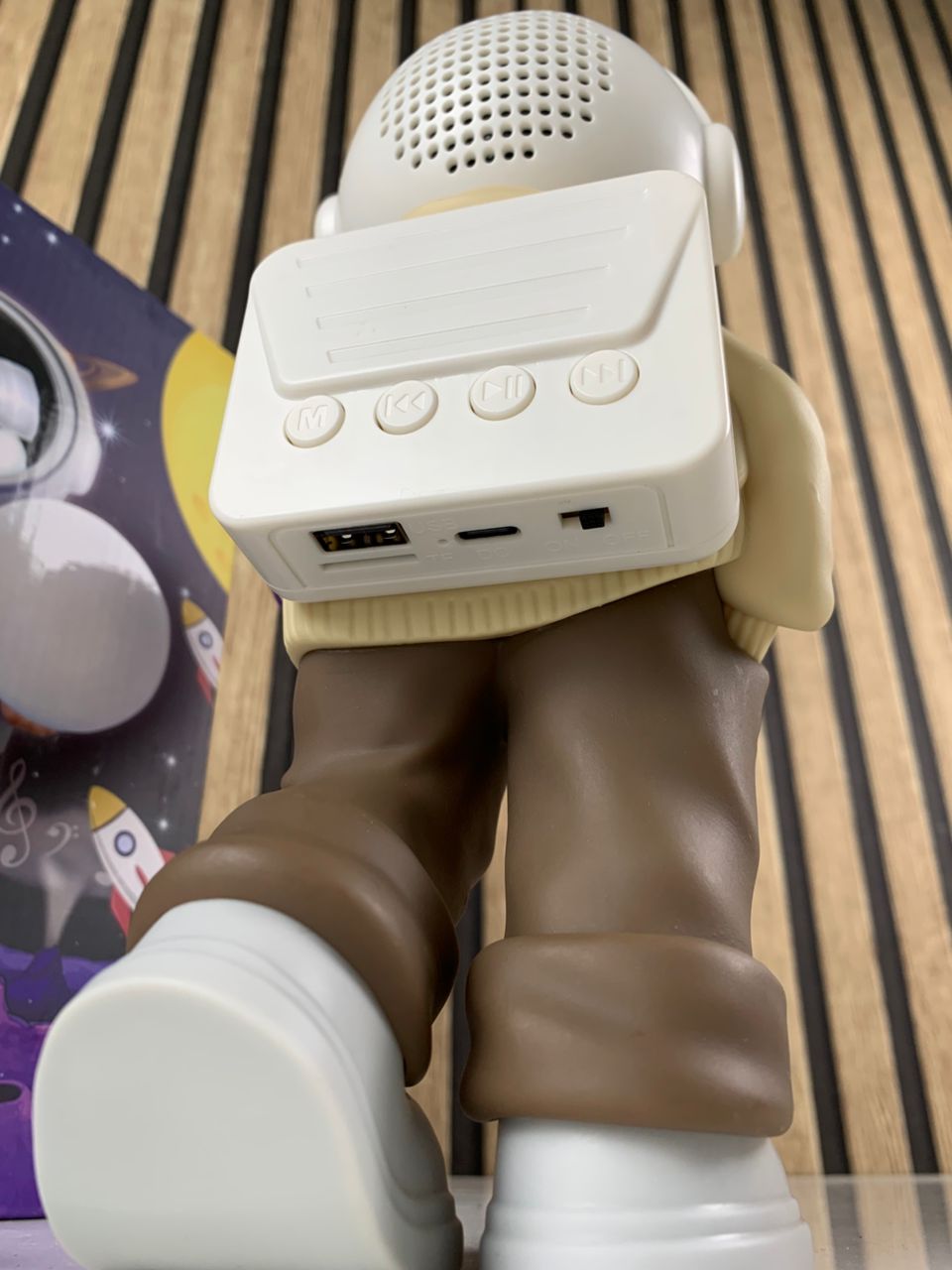 Bluetooth Speaker and Astronaut Lamp YM-121