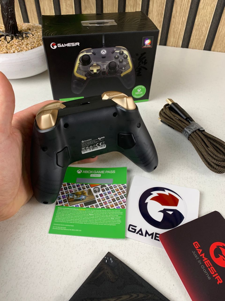 وحدة تحكم سلكية GameSir Kaleid Flux بإضاءة RGB لجهاز Xbox