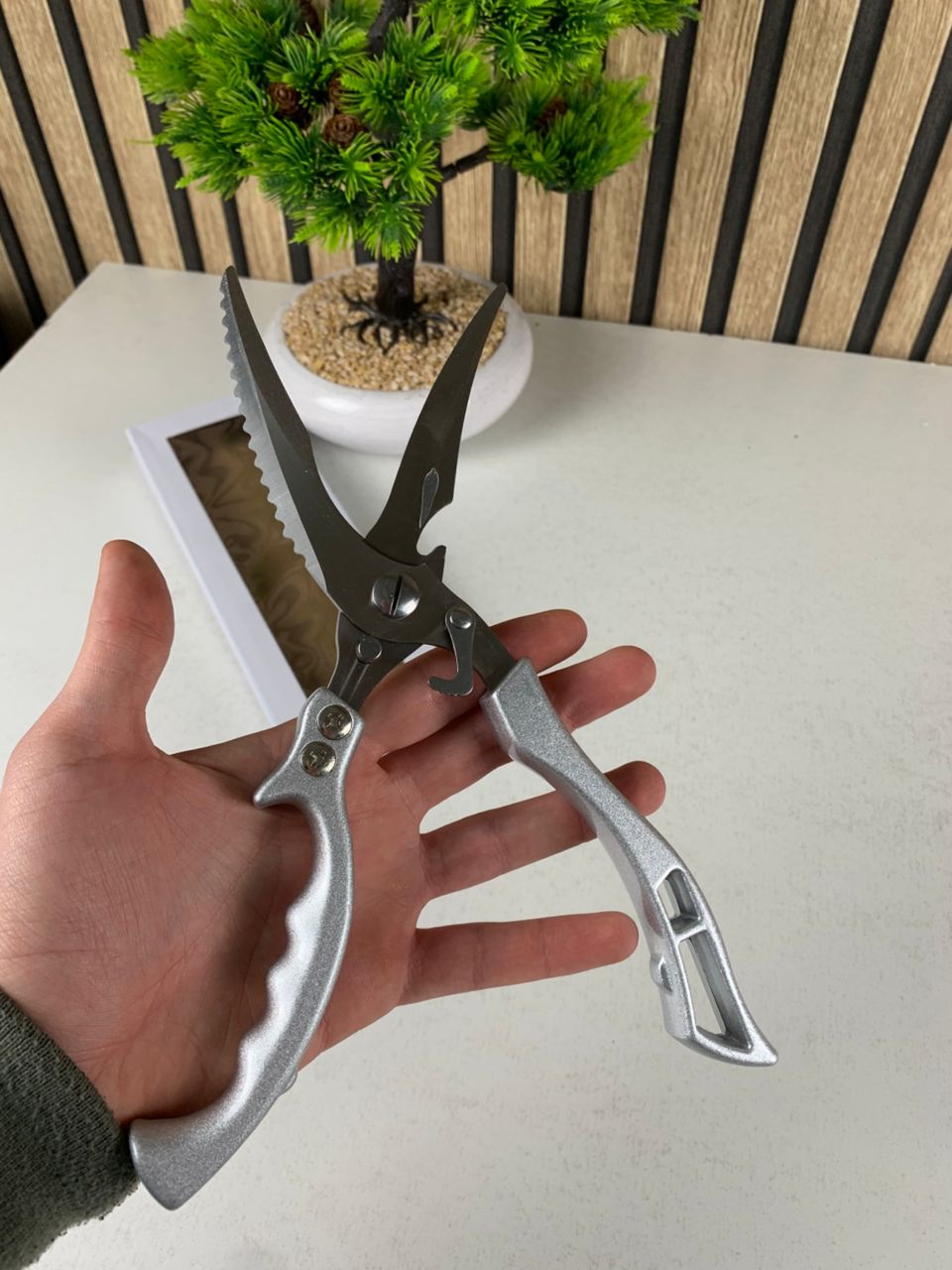 Stainless steel kitchen scissors with aluminum handle
