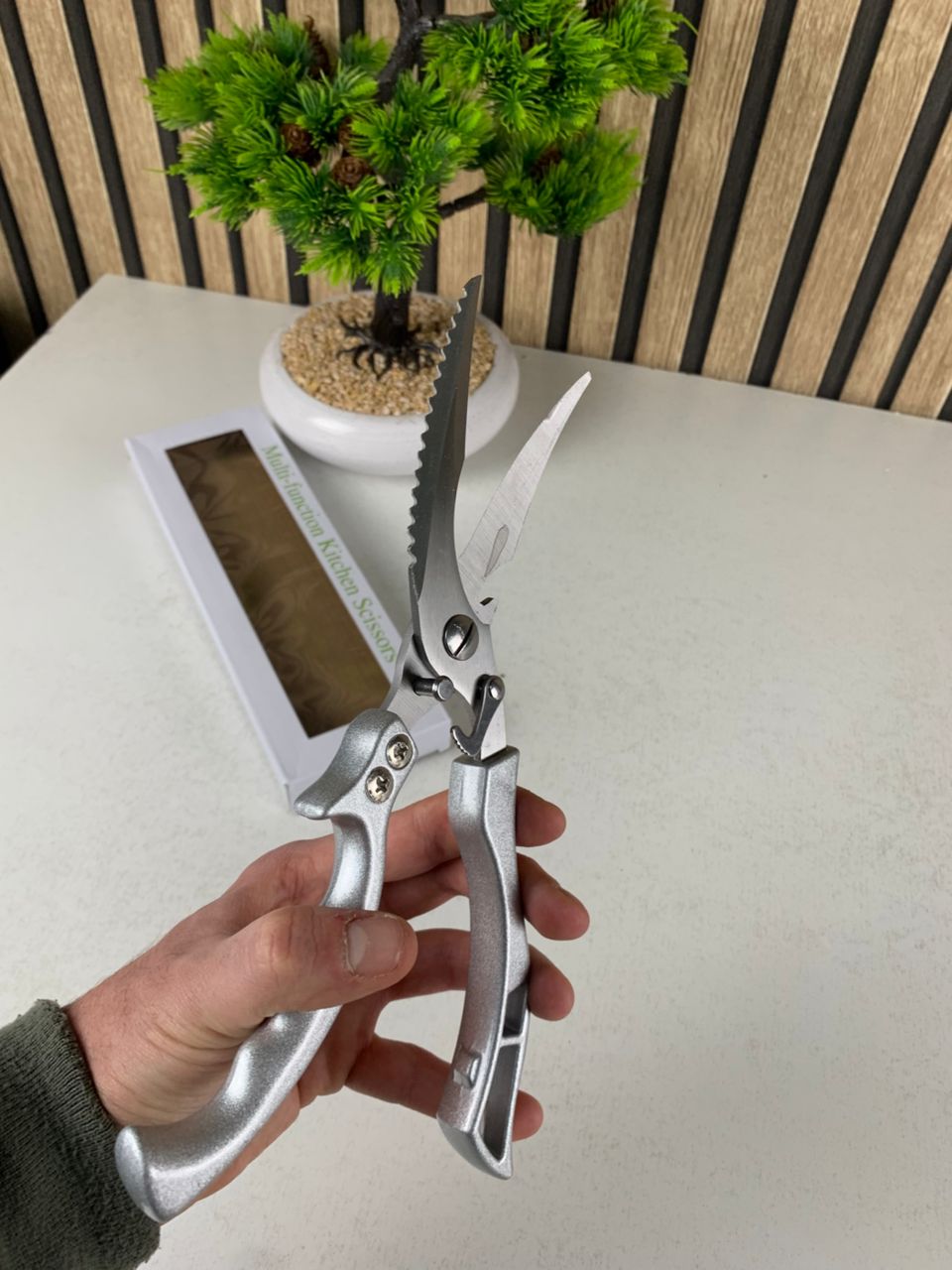 Stainless steel kitchen scissors with aluminum handle