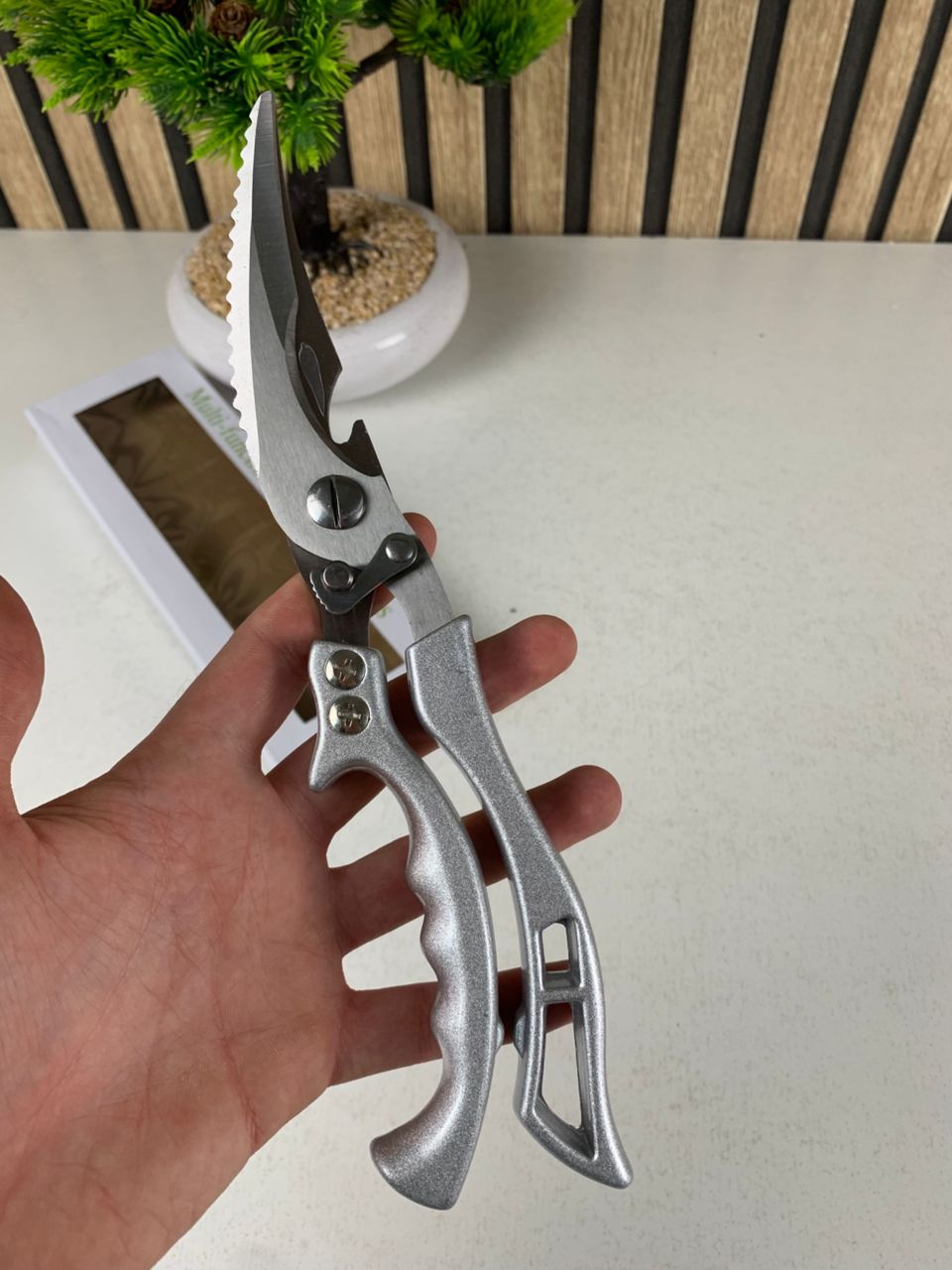 Stainless steel kitchen scissors with aluminum handle
