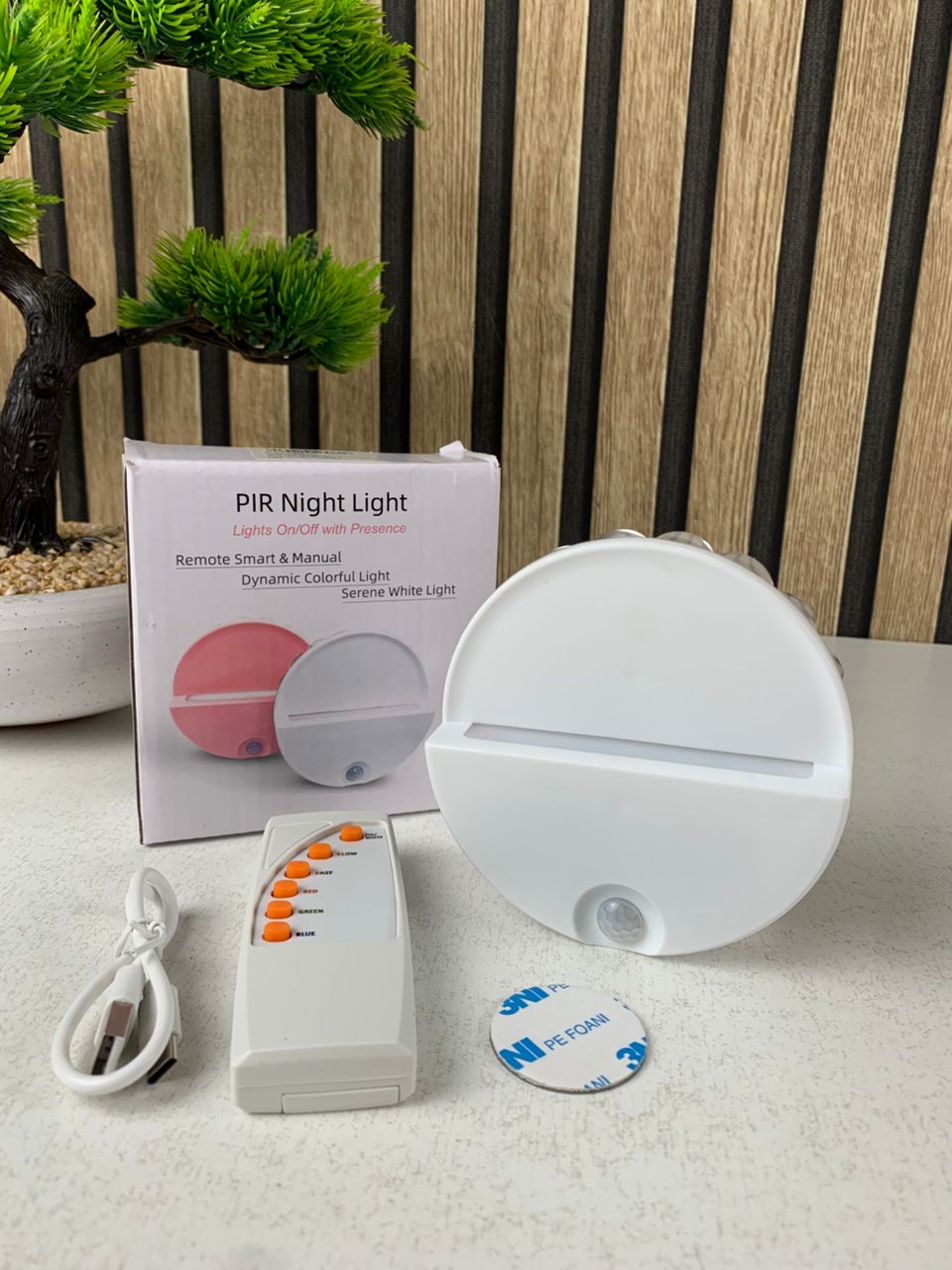 Magnetic LED night light with motion sensor