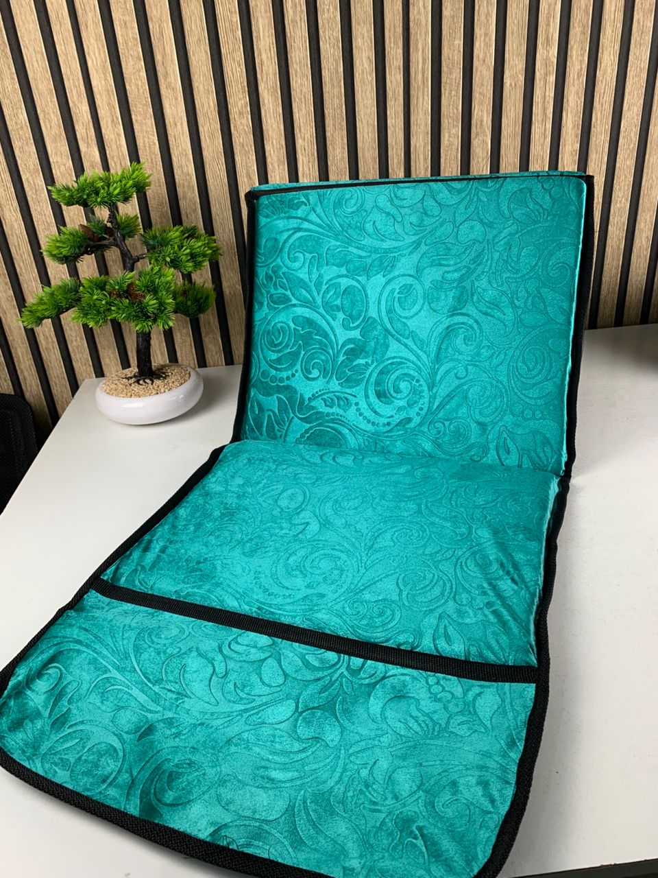 Sultan foldable prayer mat with backrest and back pocket V2