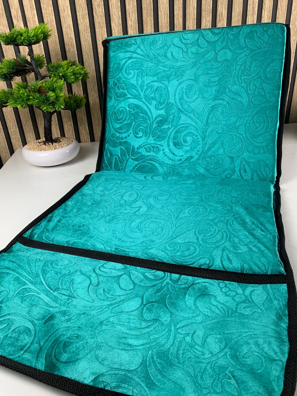 Sultan foldable prayer mat with backrest and back pocket V2