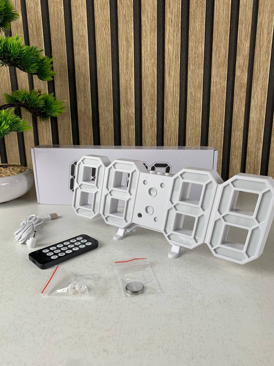 ساعة حائط رقمية LED ثلاثية الأبعاد GH0720L بيضاء