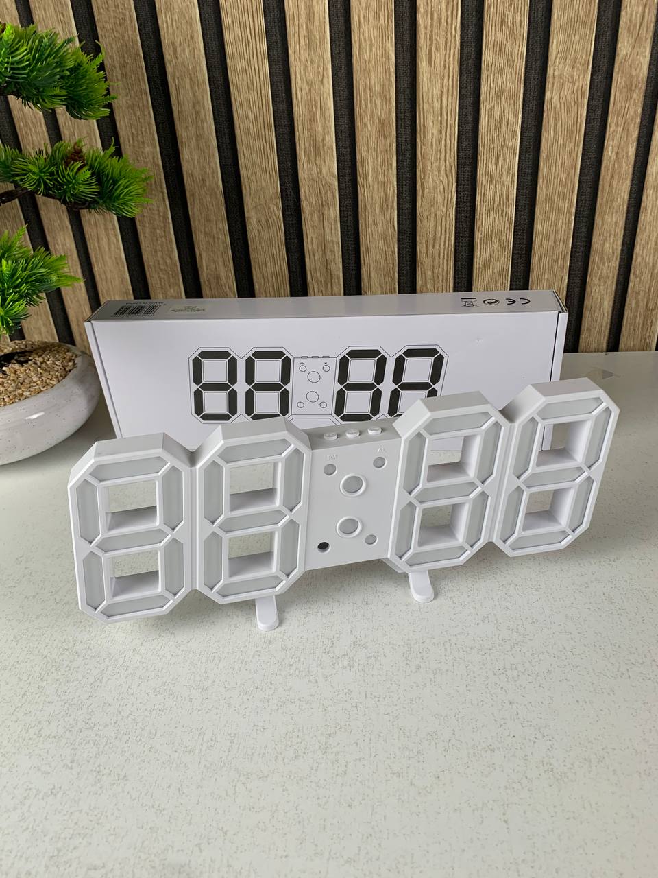 ساعة حائط رقمية LED ثلاثية الأبعاد GH0720L بيضاء