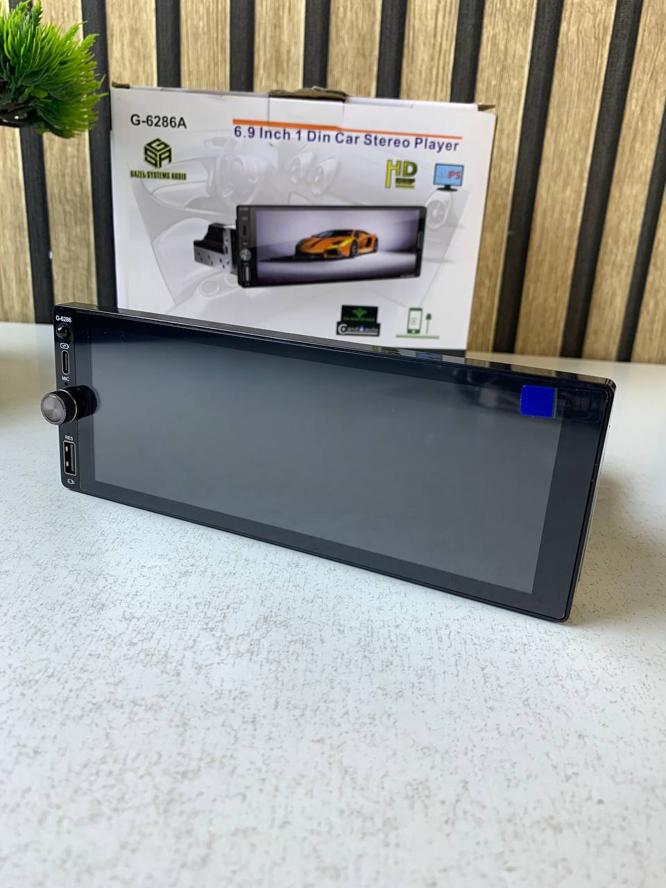 1 DIN Car Radio 6.9-inch Touchscreen with Apple CarPlay and Android Auto