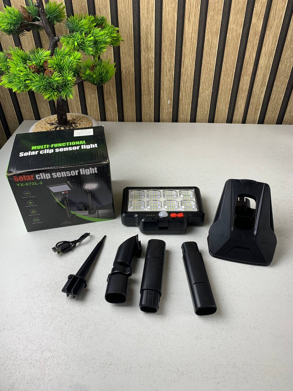 Solar LED clip wall light with motion sensor YX-672L-1