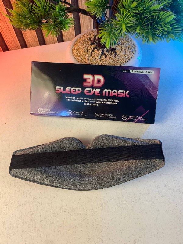 3D ergonomic sleep mask with adjustable strap
