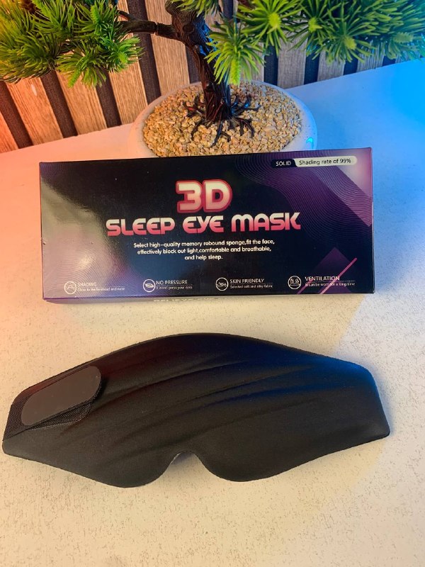 3D ergonomic sleep mask with adjustable strap