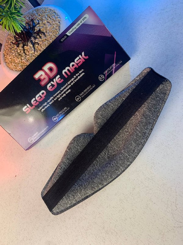 3D ergonomic sleep mask with adjustable strap