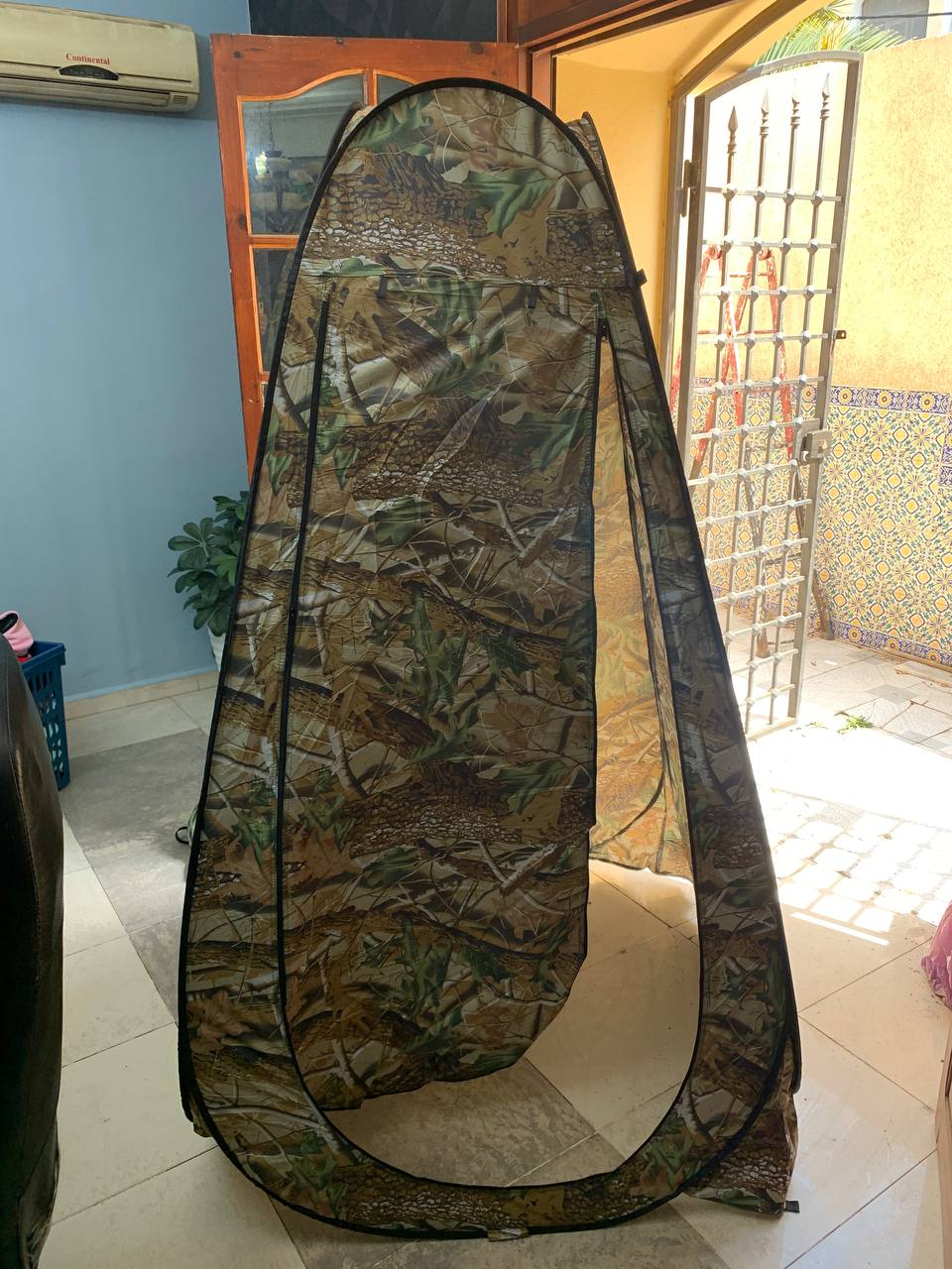 Foldable changing tent, UPF 50+ protection and waterproof, 120x120x190 cm, camouflage