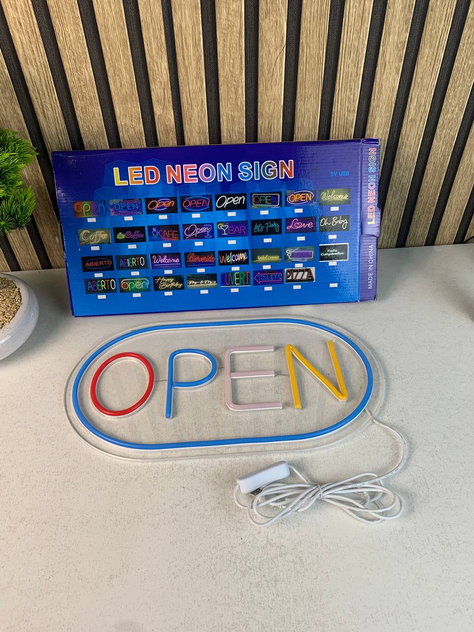 لوحة نيون LED مضيئة بكلمة Open
