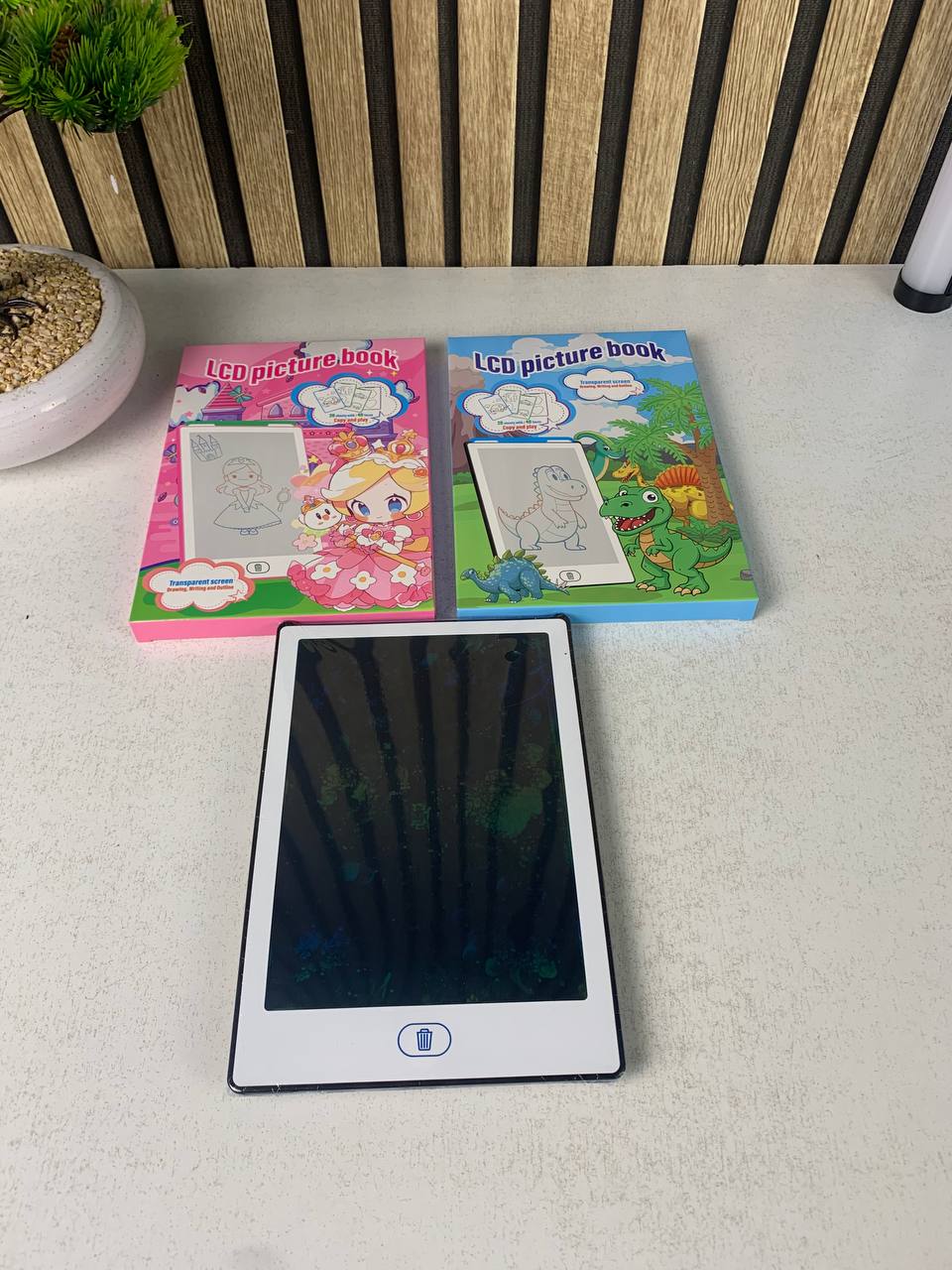 Educational LCD drawing tablet for kids with 20 drawing templates