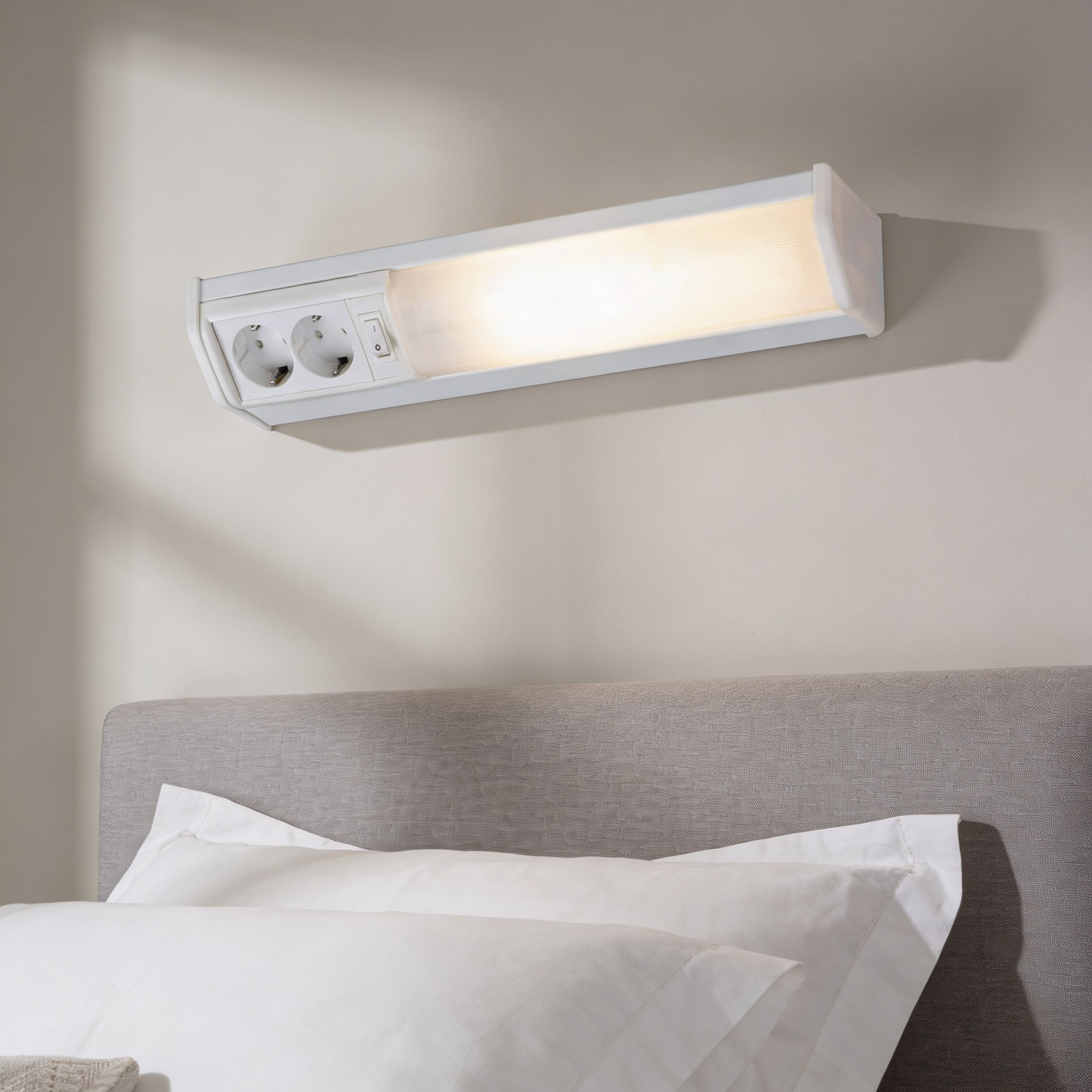 Linear wall light 10W 50cm with 2 sockets