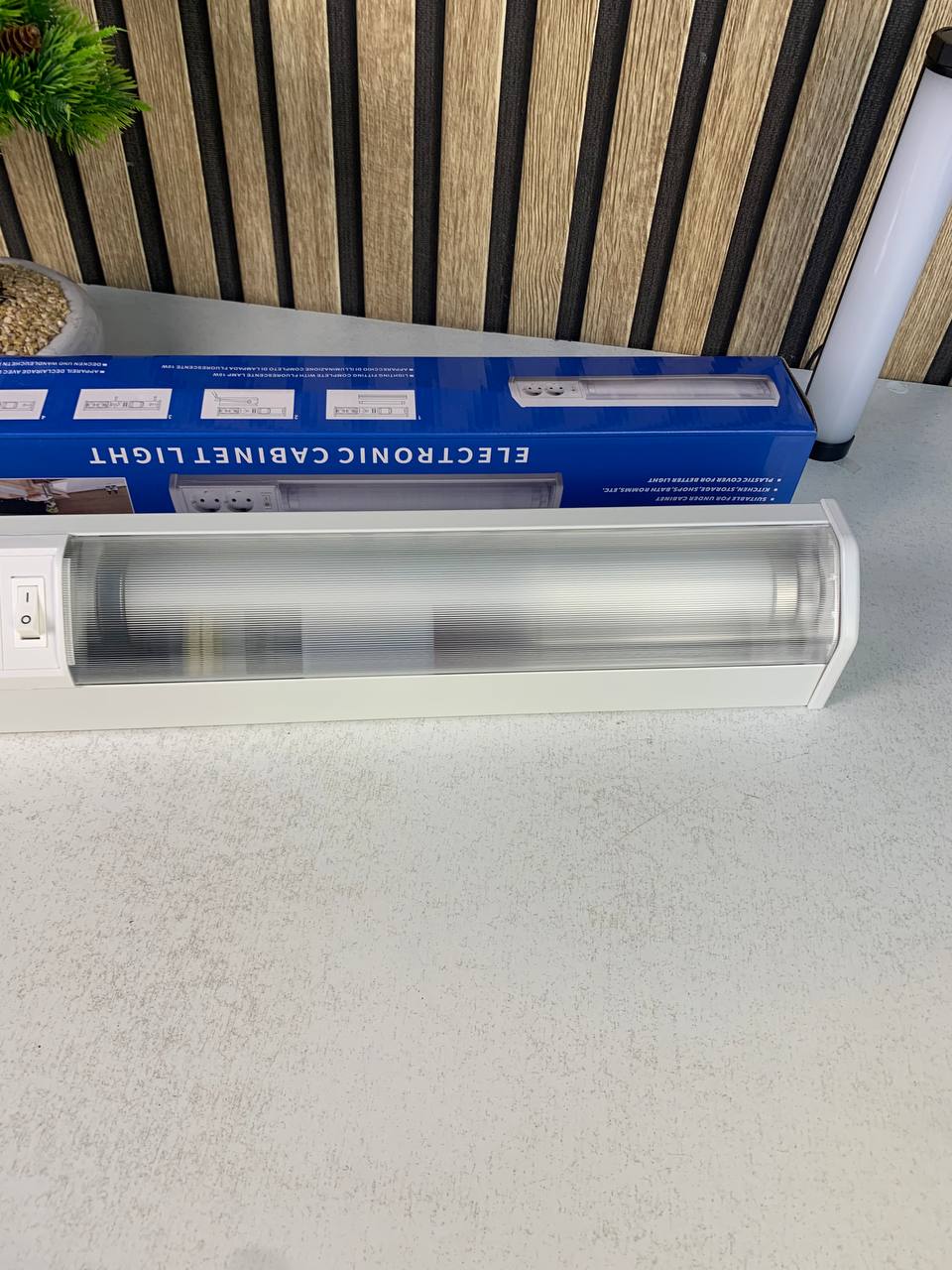 Linear wall light 10W 50cm with 2 sockets
