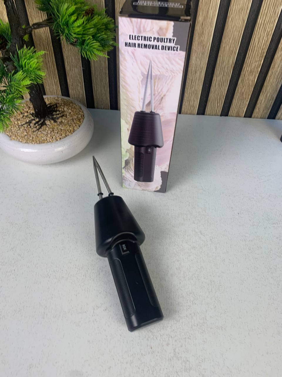 Portable electric poultry plucker