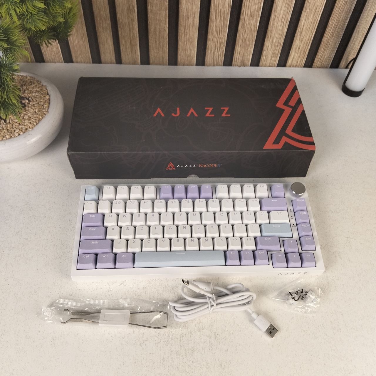 Clavier mécanique Ajazz AK820 violet avec bouton de volume et structure Gasket
