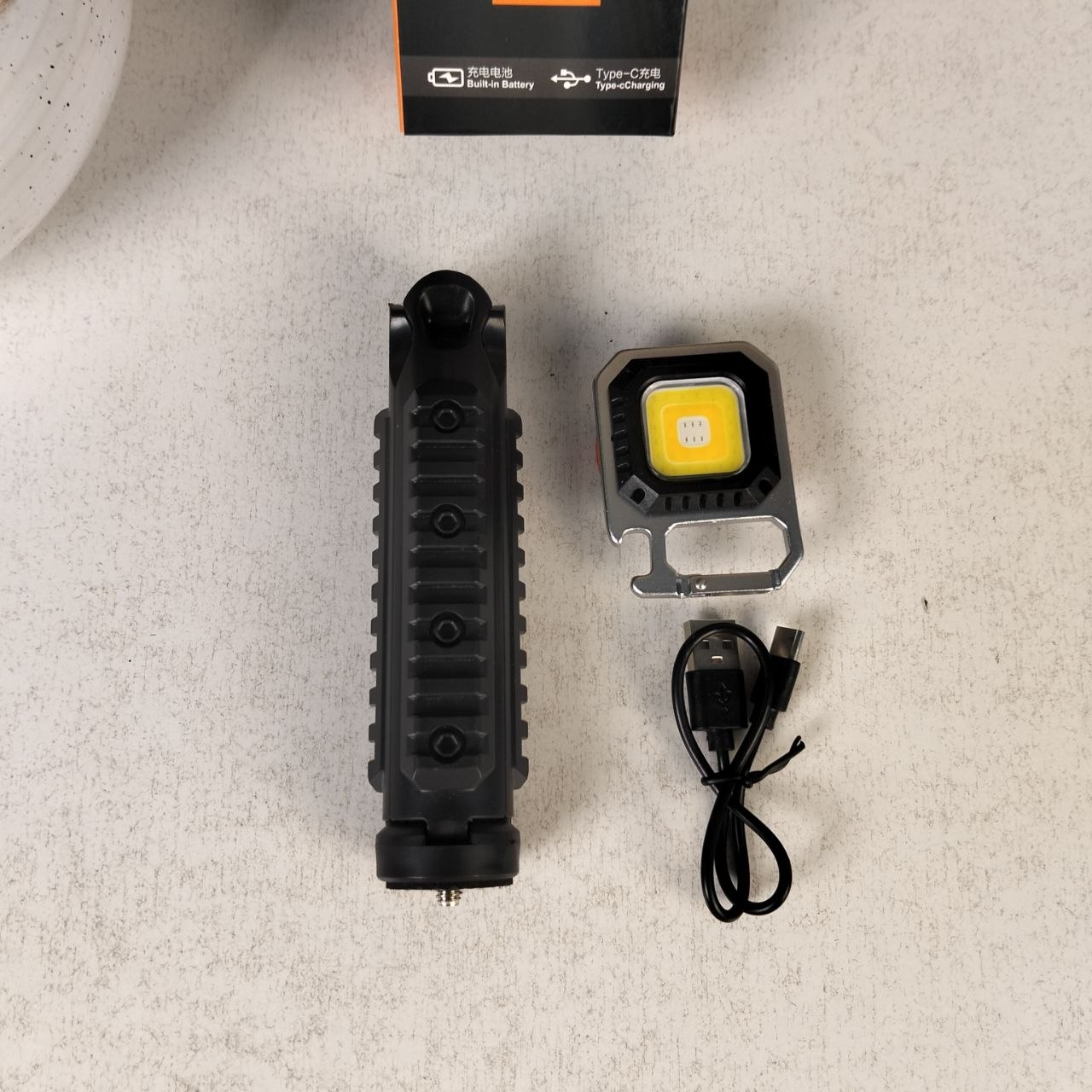 مصباح يدوي صغير COB LED قابل لإعادة الشحن مع حامل ثلاثي