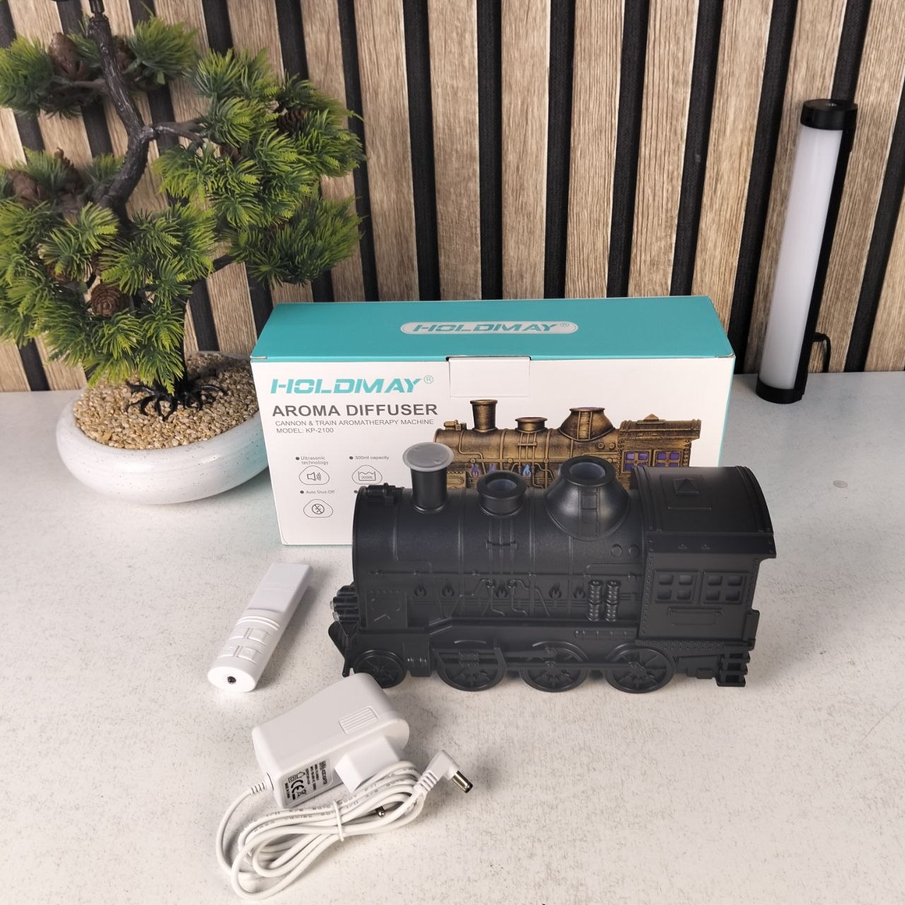 Train-shaped essential oil diffuser ultrasonic humidifier 300ml