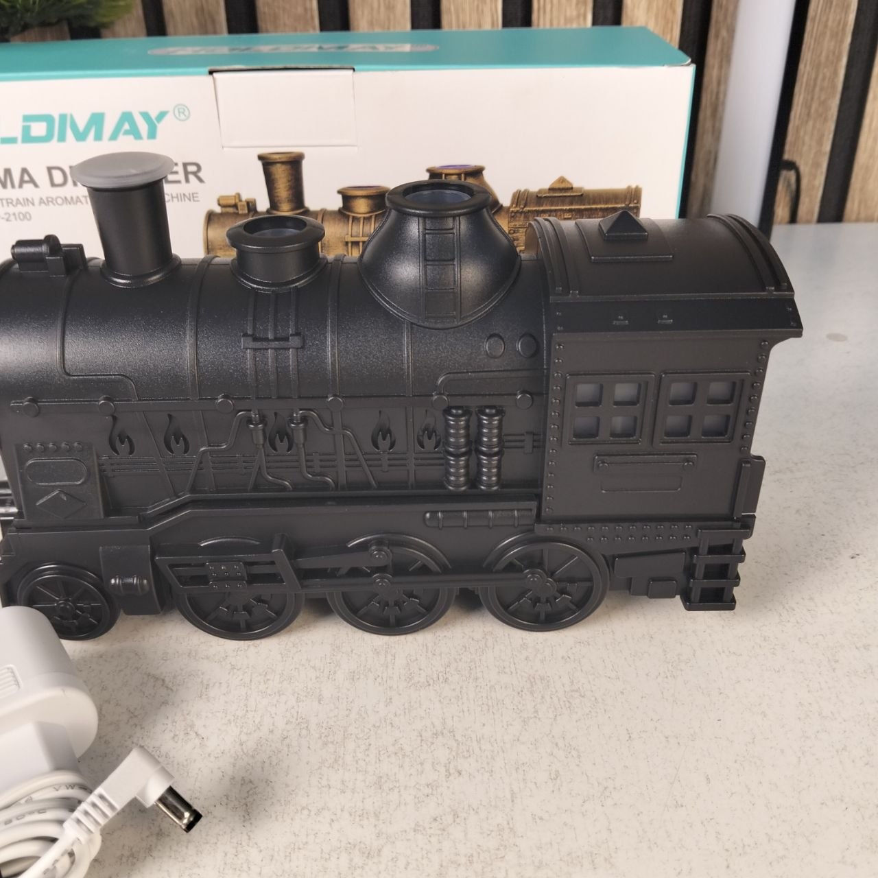 Train-shaped essential oil diffuser ultrasonic humidifier 300ml