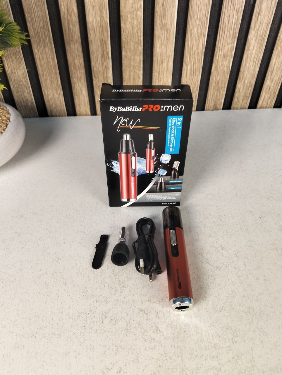 Rechargeable USB nose and ear hair trimmer