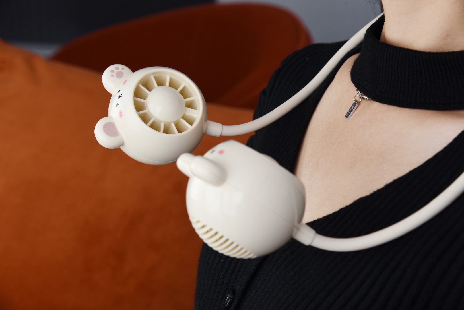 Mini adjustable USB desk fan