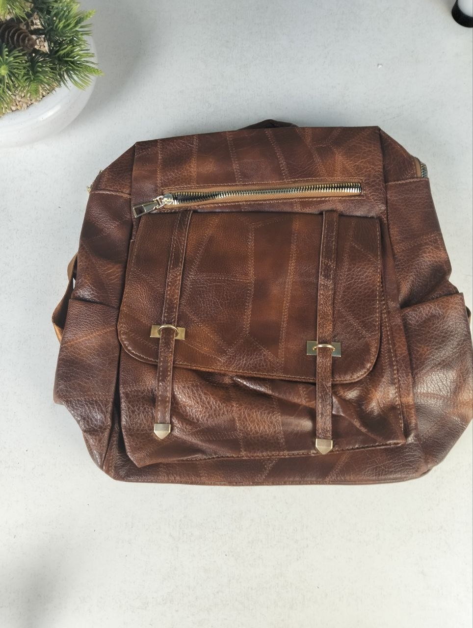 Women's retro synthetic leather backpack