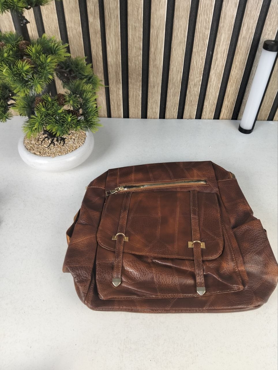 Women's retro synthetic leather backpack
