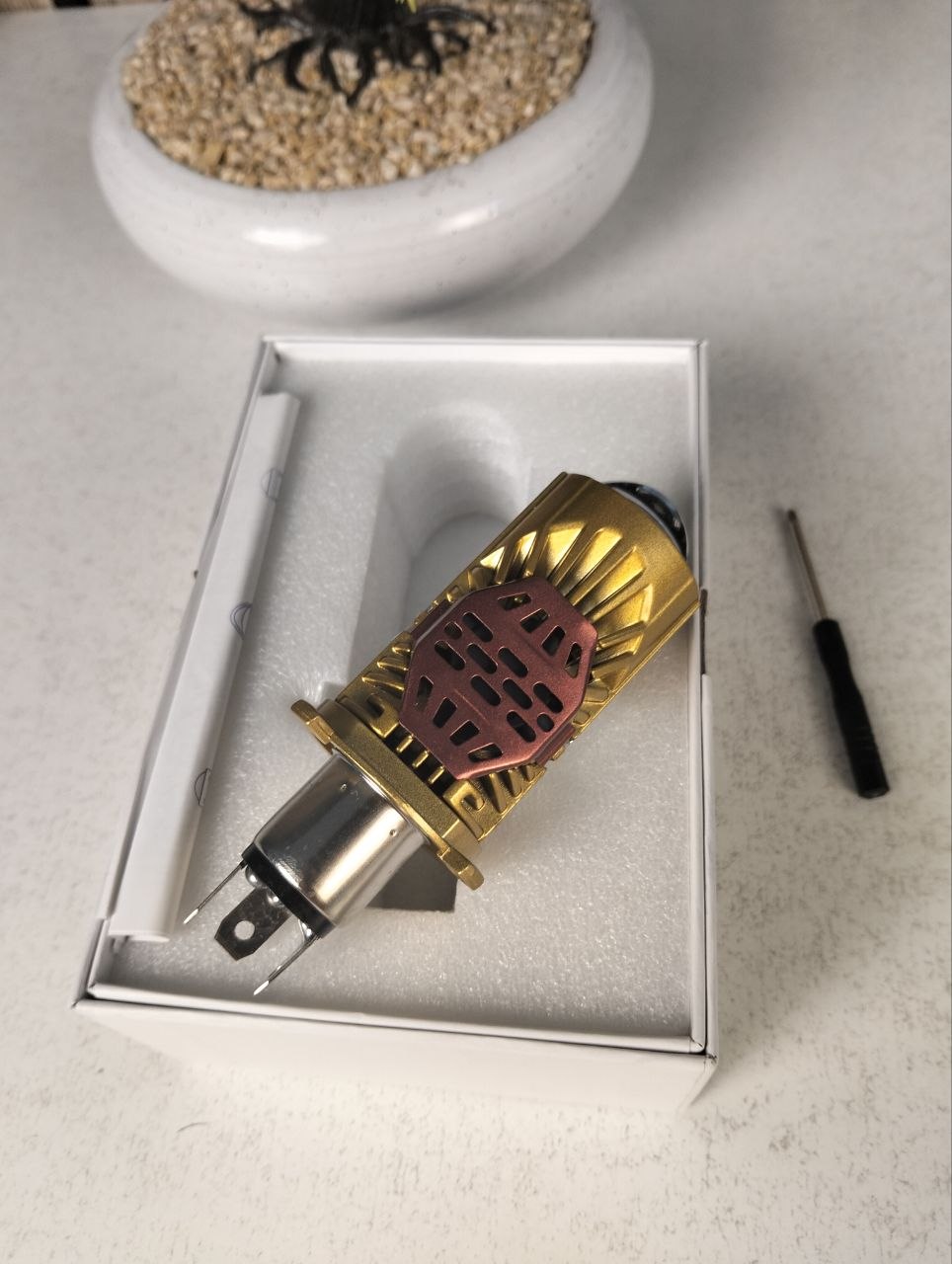 Ampoule LED H4 pour phare moto à double lentille